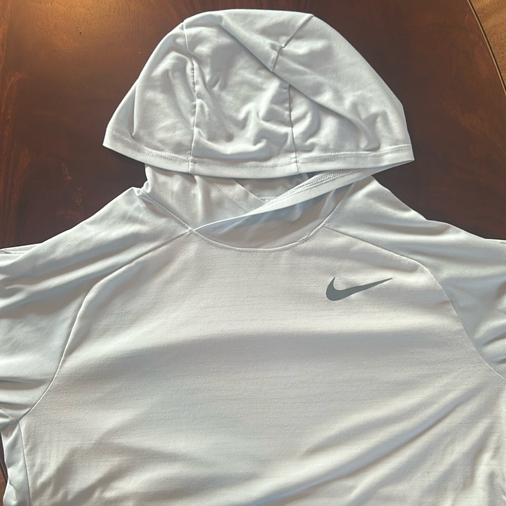 NIKE - LONG SLEEVE HOODED TEE